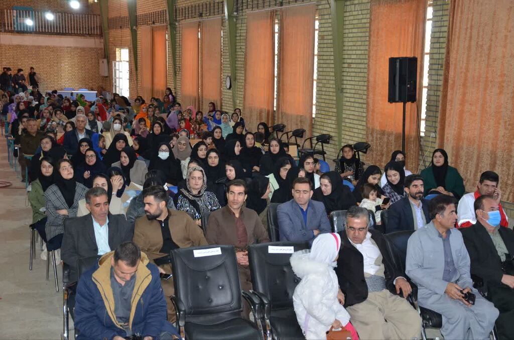 جشن بزرگ انقلاب مرکز ثلاث‌باباجانی برگزار شد