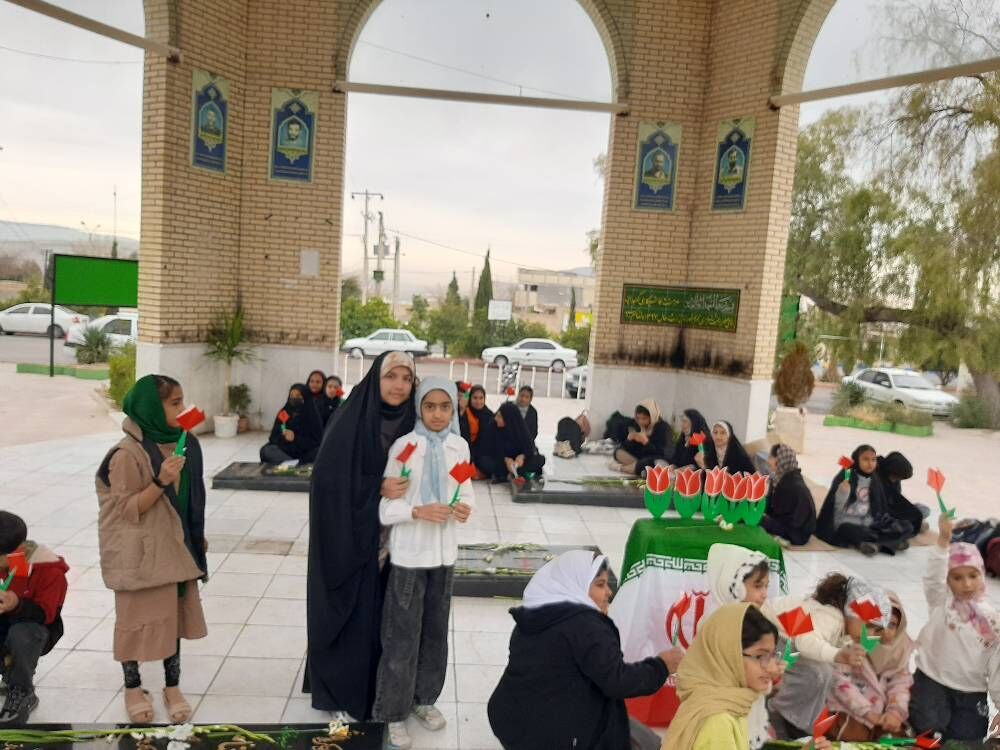 مراکز داراب با برنامهای ویژه، یاد شهدای انقلاب اسلامی را گرامی داشتند
