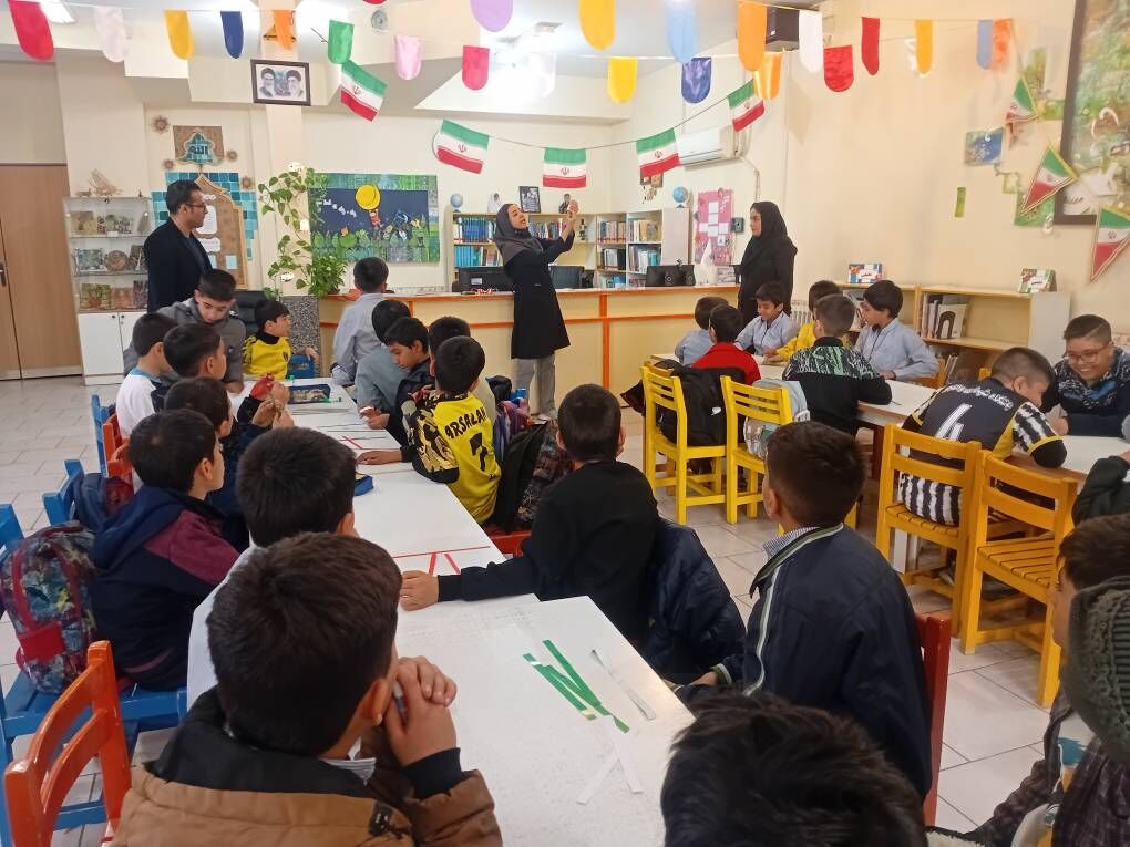 برگزاری نمایشگاهکتابهای انقلابی در مرکز شششیراز