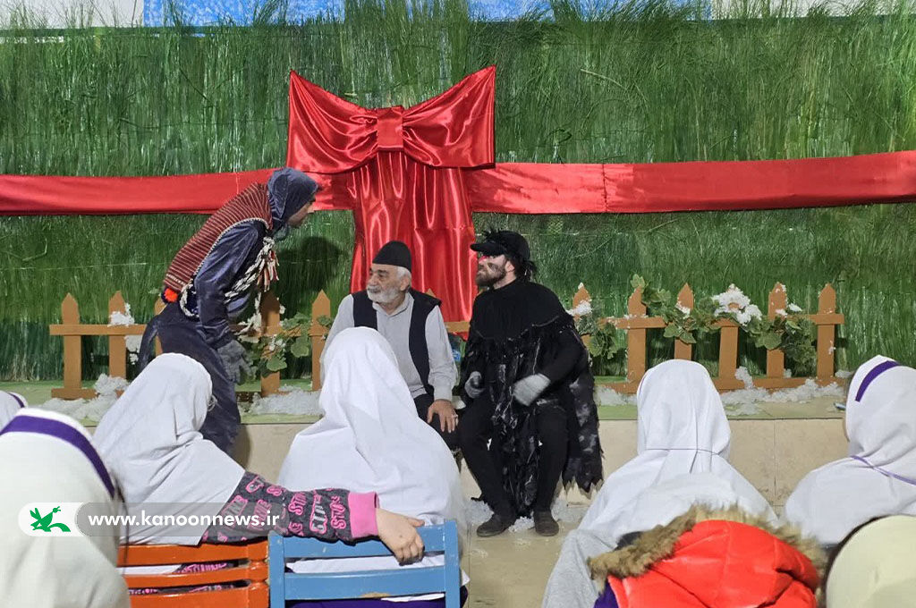 نمایش گلابتون در کانون لاهیجان روی صحنهرفت