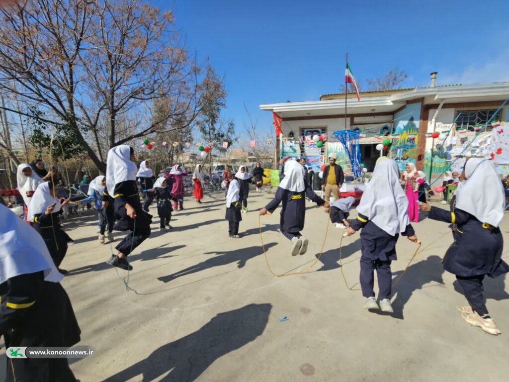 جشن بازیهای بومیمحلی کانون پرورش فکری در شهر ینقاق برگزار شد