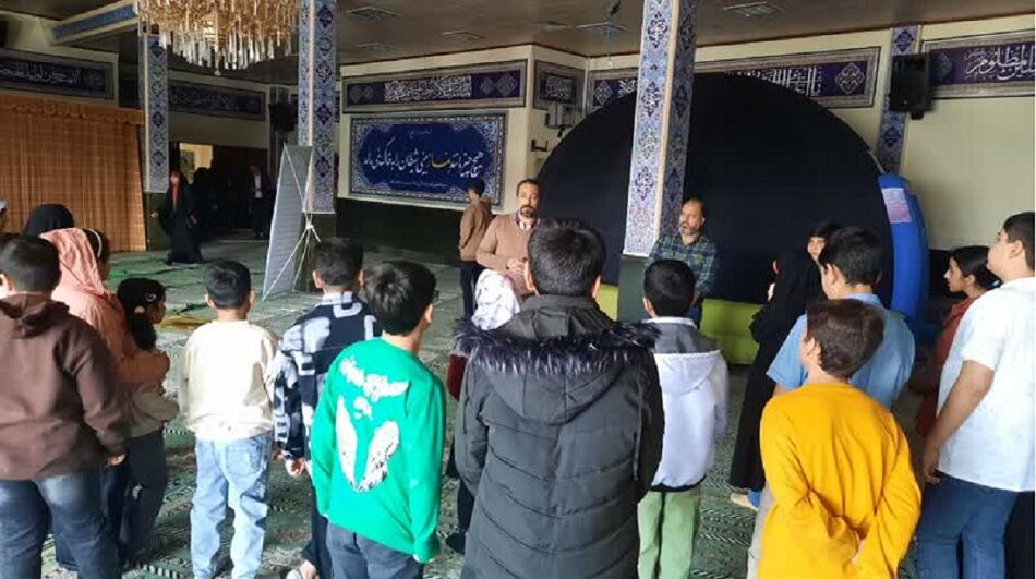 مشارکت کانون در جشن انقلاب_مرکزی مشارکت کانون در جشن بزرگ اعیاد شعبانیه و ۴۶مین سالگرد پیروزی انقلاب اسلامی در استانداری مرکزی