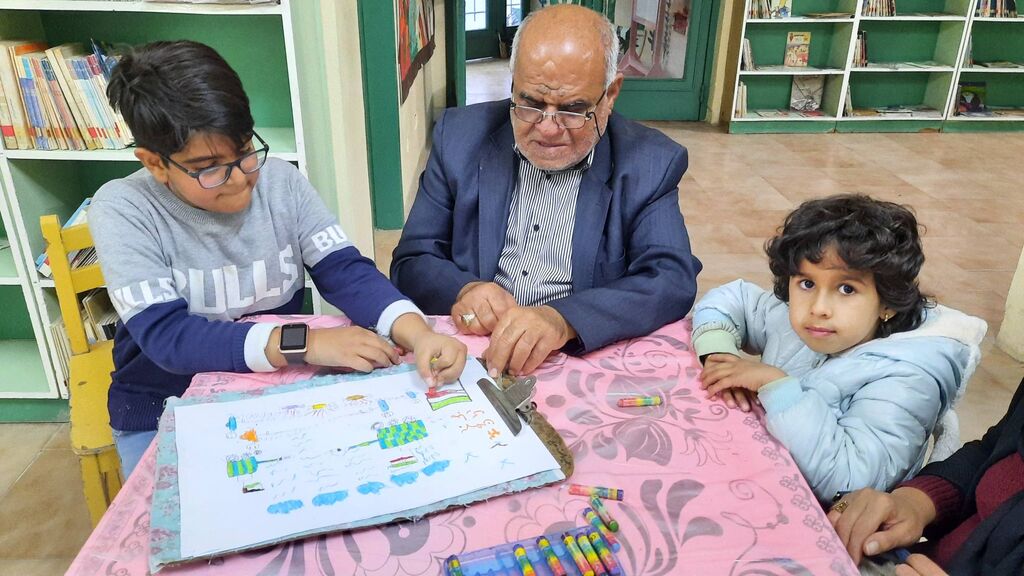 چهاردهمین مسابقه نقاشی «انقلاب از نگاه من» در کانون لارستان