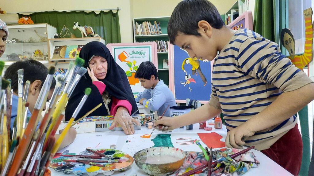 چهاردهمین مسابقه نقاشی «انقلاب از نگاه من» در کانون لارستان