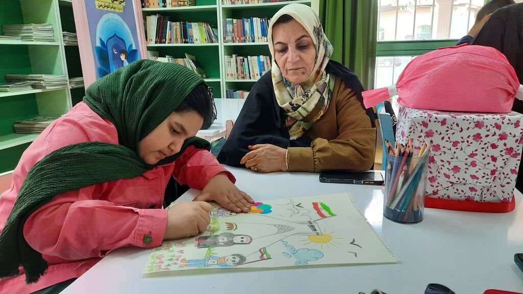 چهاردهمین مسابقه نقاشی «انقلاب از نگاه من» در کانون لارستان