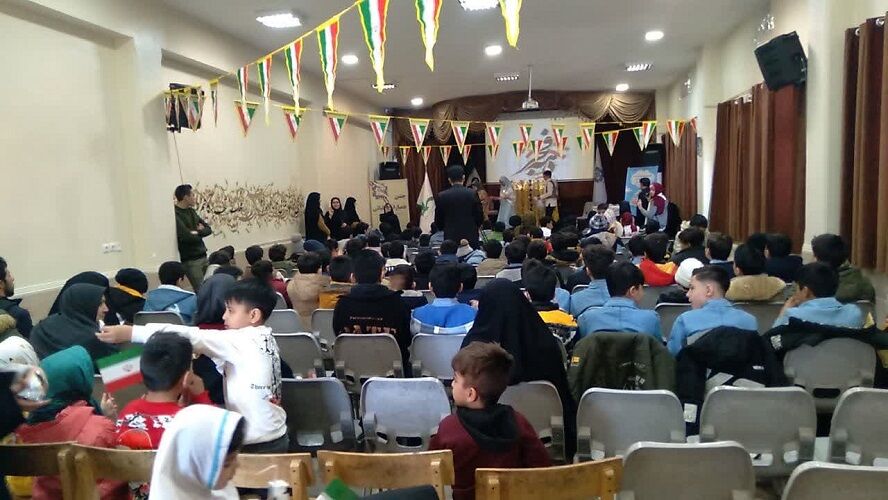 جشن بزرگ انقلاب اسلامی کانون استان اصفهان برگزار شد جشن بزرگ انقلاب اسلامی کانون استان اصفهان برگزار شد