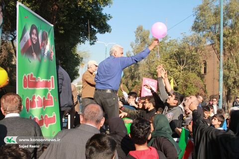 ایستگاه کودک و نوجوان کانون پرورش فکری در راهپیمایی ۲۲ بهمن اهواز