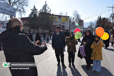 ایستگاه های فرهنگی هنری کانون لرستان درراهپیمایی ۲۲ بهمن