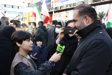 حماسه حضور کودکان و نوجوانان در راهپیمایی ۲۲بهمن و حضور در غرفه کانون در ساری