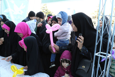 حماسه حضور کودکان و نوجوانان در راهپیمایی ۲۲بهمن و حضور در غرفه کانون در ساری