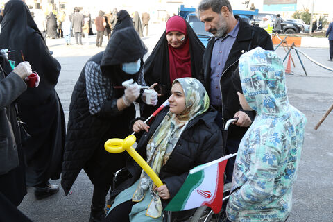 حماسه حضور کودکان و نوجوانان در راهپیمایی ۲۲بهمن و حضور در غرفه کانون در ساری