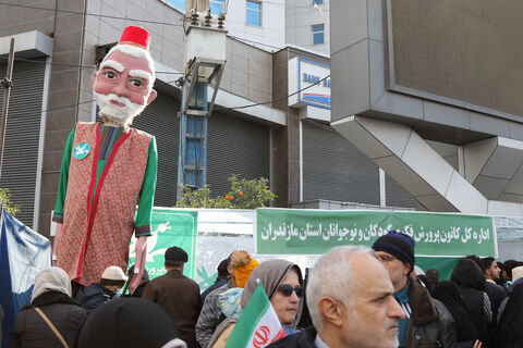 حماسه حضور کودکان و نوجوانان در راهپیمایی ۲۲بهمن و حضور در غرفه کانون در ساری