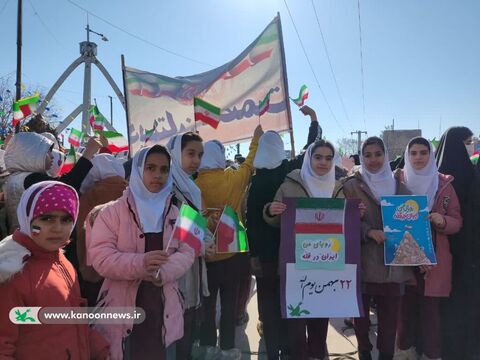 ایستگاه های فرهنگی هنری مراکز کانون لرستان در راهپیمایی ۲۲ بهمن به روایت تصویر