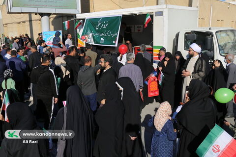 غرفه فرهنگی کانون استان بوشهر در راهپیمایی یوم الله ۲۲بهمن به روایت تصویر