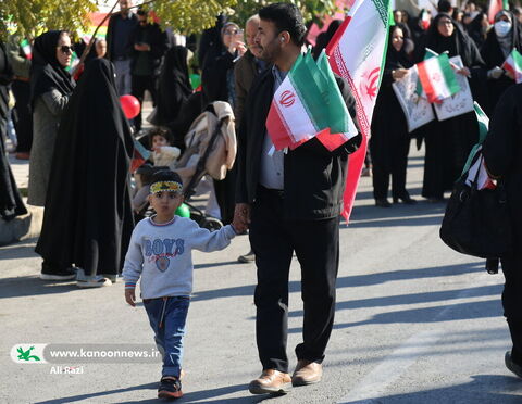 غرفه فرهنگی کانون استان بوشهر در راهپیمایی یوم الله ۲۲بهمن به روایت تصویر