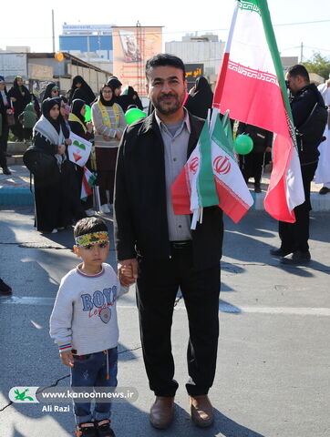 غرفه فرهنگی کانون استان بوشهر در راهپیمایی یوم الله ۲۲بهمن به روایت تصویر