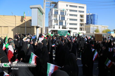 غرفه فرهنگی کانون استان بوشهر در راهپیمایی یوم الله ۲۲بهمن به روایت تصویر