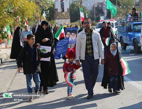 غرفه فرهنگی کانون استان بوشهر در راهپیمایی یوم الله ۲۲بهمن به روایت تصویر