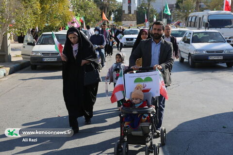 غرفه فرهنگی کانون استان بوشهر در راهپیمایی یوم الله ۲۲بهمن به روایت تصویر