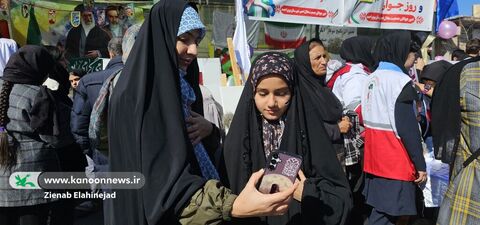 حضور کودکان و نوجوانان در راهپیمایی ۲۲ بهمن کهگیلویه و بویراحمد