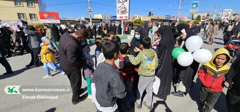 حضور کودکان و نوجوانان در راهپیمایی ۲۲ بهمن کهگیلویه و بویراحمد