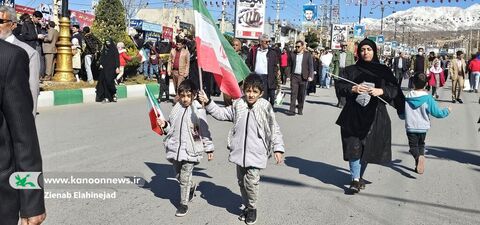 حضور کودکان و نوجوانان در راهپیمایی ۲۲ بهمن کهگیلویه و بویراحمد