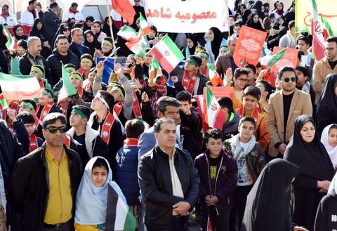 حضور اعضا و مربیان کانون کرمانشاه در راهپیمایی ۲۲بهمن