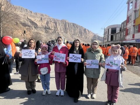 حضور مربیان و اعضای مراکز کانون پرورش فکری کودکان و نوجوانان استان آذربایجان غربی در راهپیمایی ۲۲ بهمن