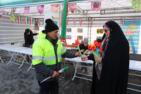 برپایی ایستگاه فرهنگی و هنری کانون پرورش فکری کودکان و نوجوانان استان آذربایجان غربی در مسیر راهپیمایی ۲۲ بهمن ماه