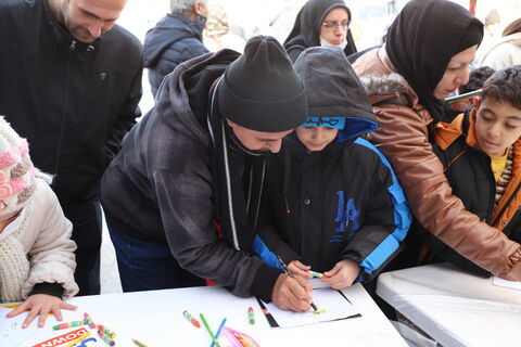 برپایی ایستگاه فرهنگی و هنری کانون پرورش فکری کودکان و نوجوانان استان آذربایجان غربی در مسیر راهپیمایی ۲۲ بهمن ماه