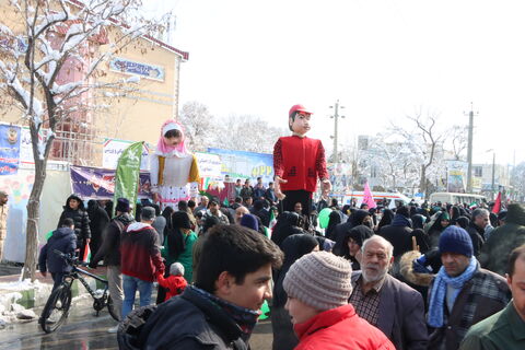 شادپیمایی عروسک های غول پیکر در راهپیمایی_مرکزی