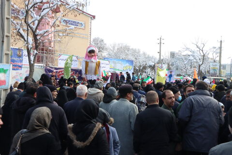 شادپیمایی عروسک های غول پیکر در راهپیمایی_مرکزی