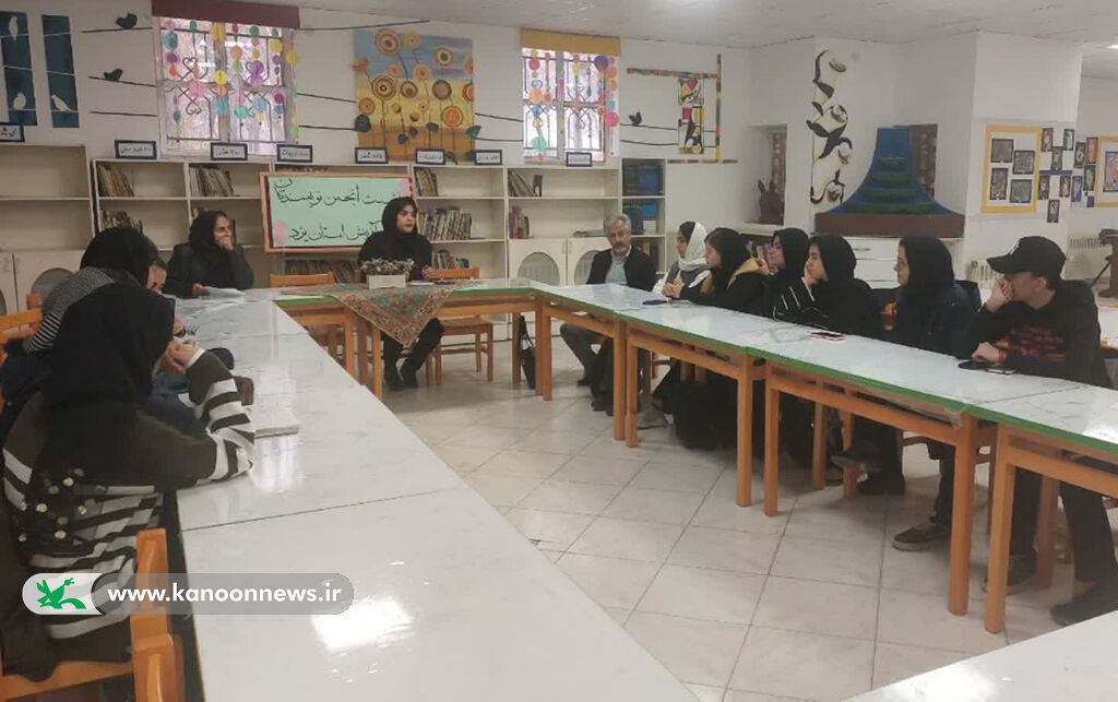 انجمن نویسندگان نوجوان یزد چهل و سومین نشست انجمن نویسندگان نوجوان آفرینش یزد برگزار شد