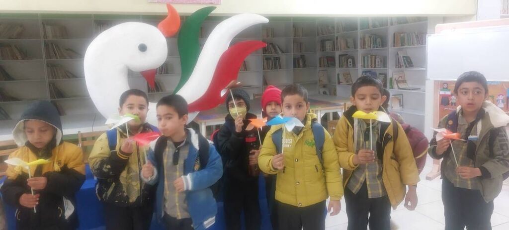 ویژهبرنامه جشنانقلاب در کانون مرکزفیروزآباد