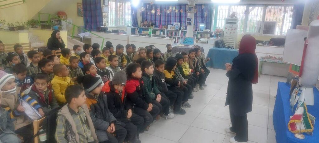 ویژهبرنامه جشنانقلاب در کانون مرکزفیروزآباد