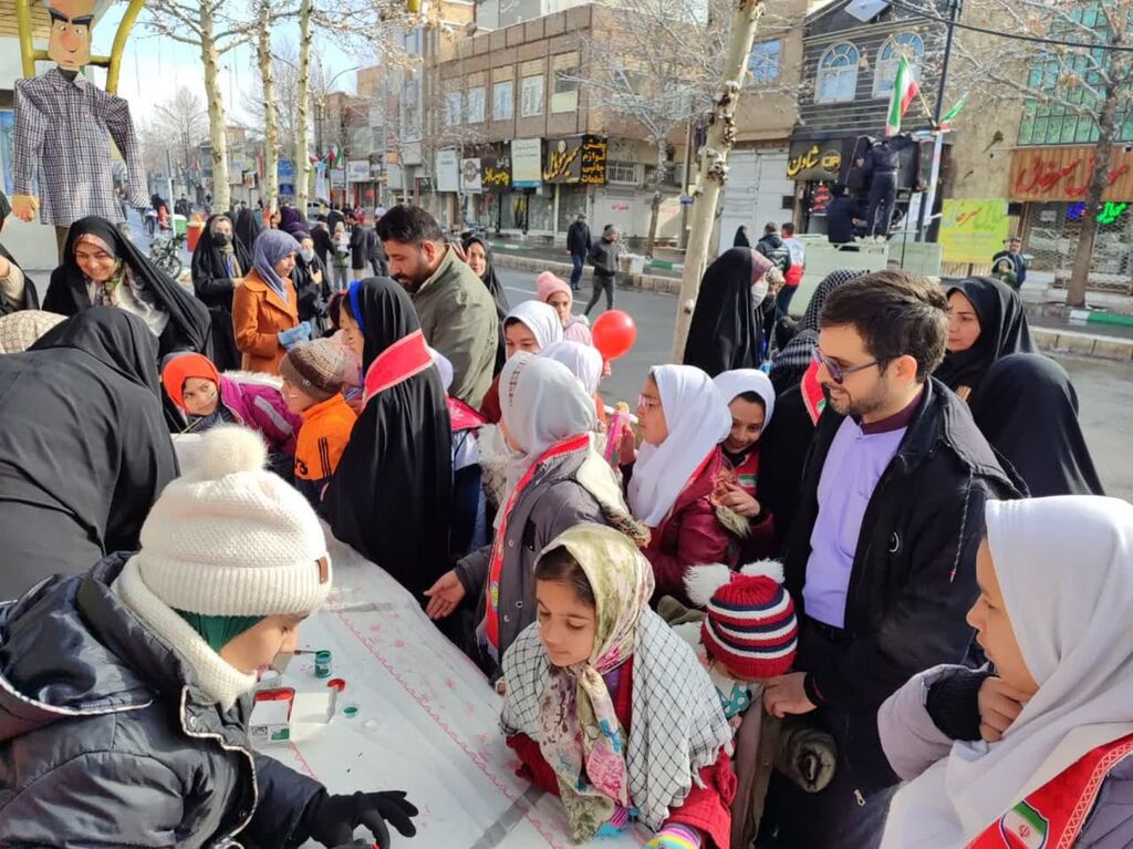 نماینده مردم کاشمر در مجلس شورای اسلامی در غرفه کانون حضور یافت