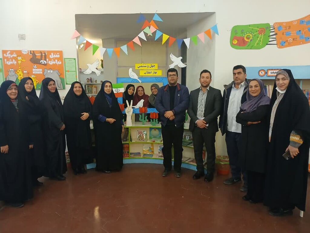 نشست هم اندیشی مرکز۲ کانون تهران با مدیران مدارس منطقه ۱۱