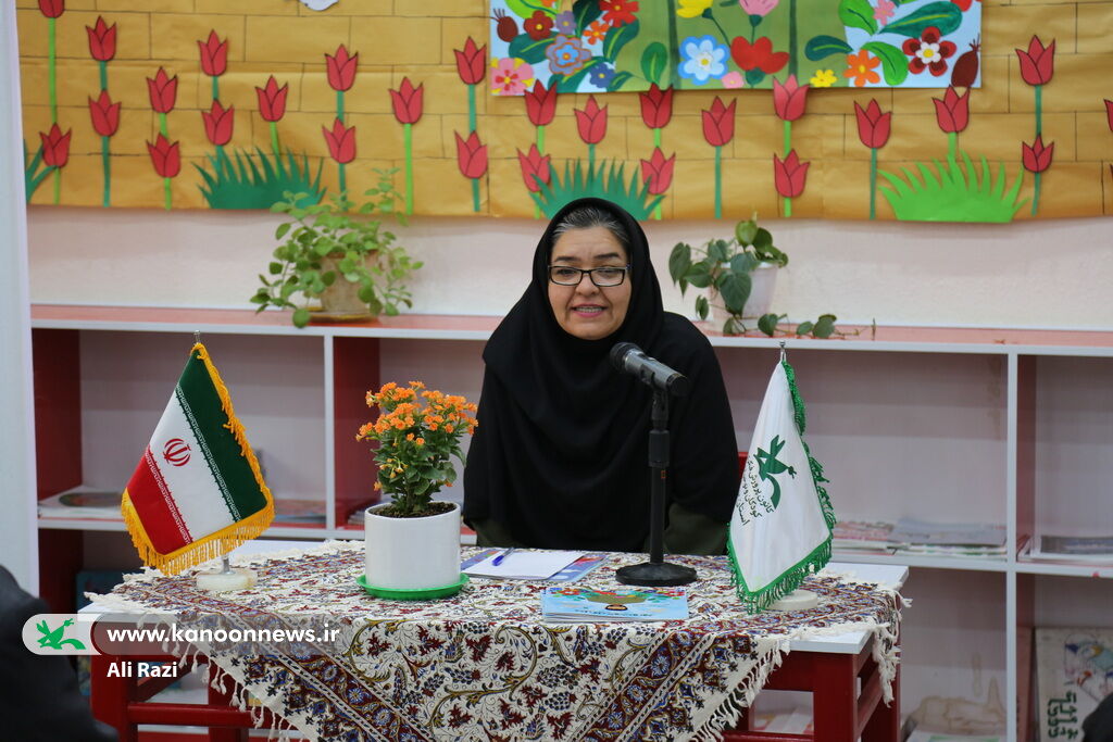 دیدار نوجوانان عالیشهری با شاعرکتاب"مثل گل خوشبو بود"