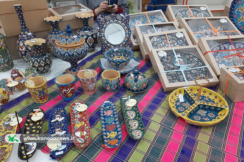 برپایی بازارچه دستسازهای اعضا و خانوادهها در کانون لاهیجان