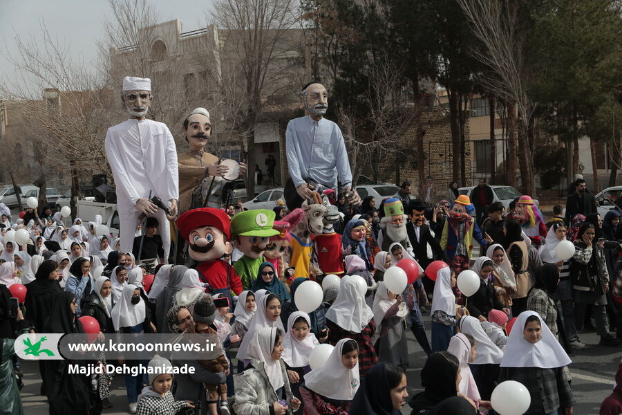 جای مهدی آذریزدی در جشنواره قصهگویی خالی است