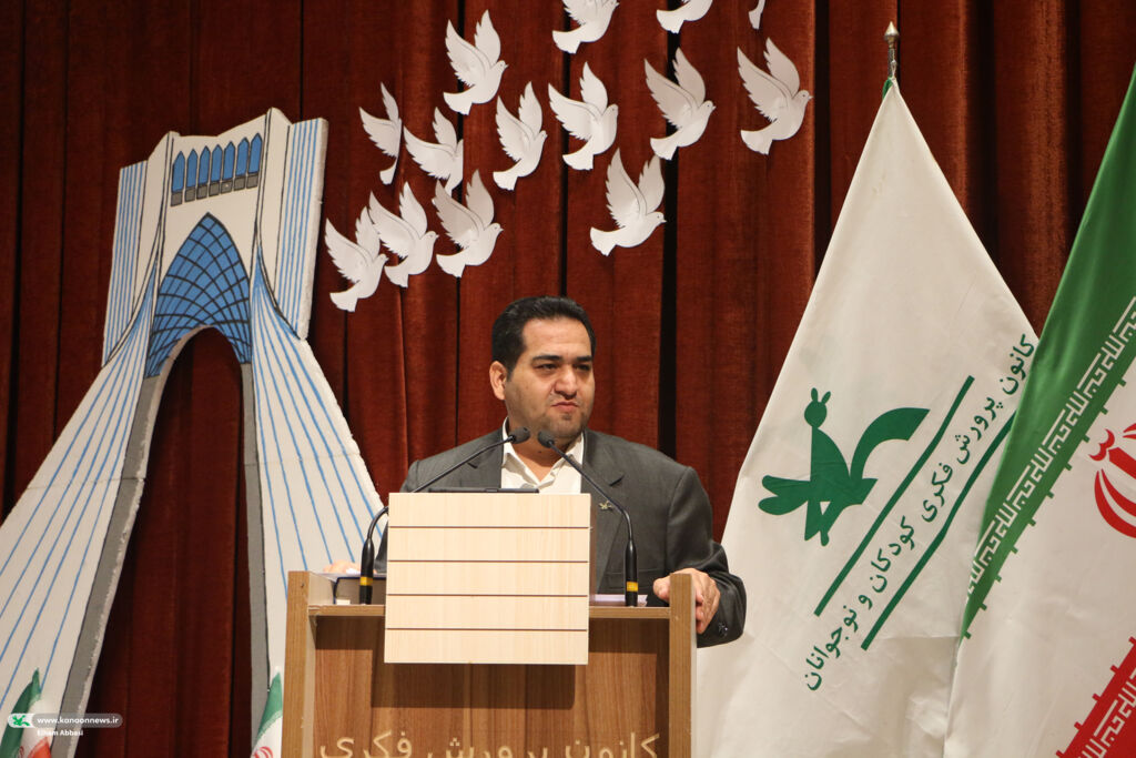 مدیرکل.سمنان کودکان و نوجوانان سمنانی با علم و آگاهی در مسیر پیشرفت قدم بردارند
