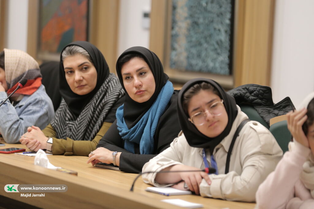 قصه کودکان را به دنیای خیال میبرد