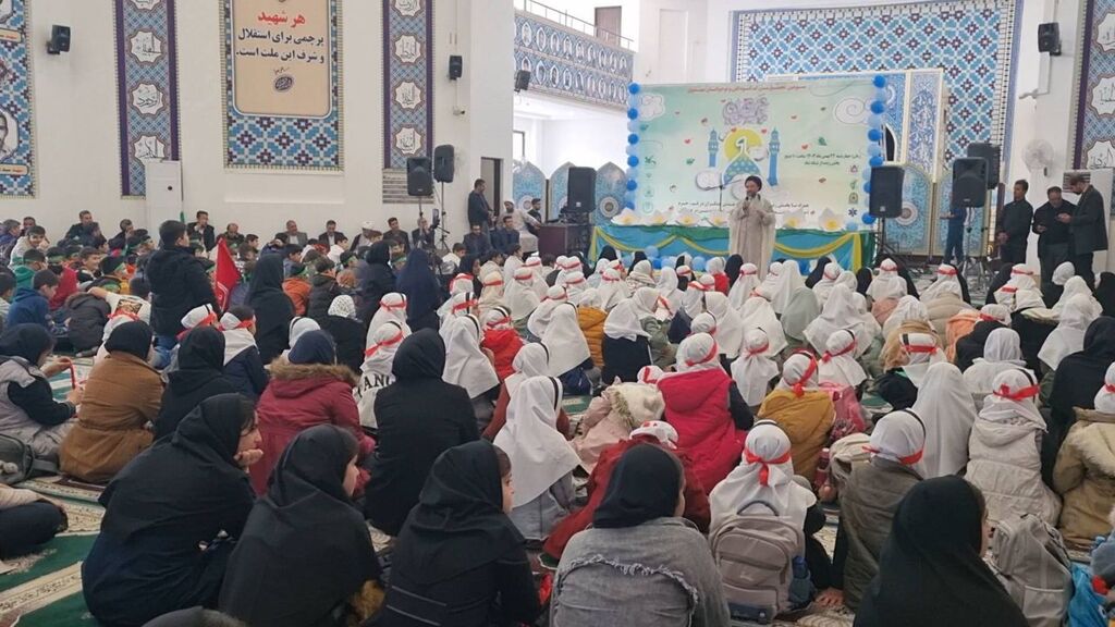 سومین تجمع کودکان و نوجوانان مهدوی در حرم احمد ابن اسحاق سرپلذهاب