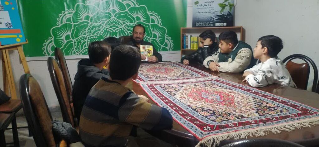 نقد و بررسی کارگاه نقد و بررسی کتاب داستان با اعضای نوجوان مرکز یک برگزار شد