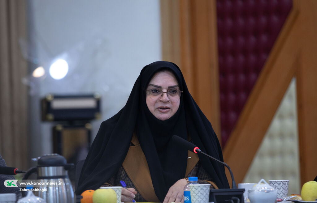 عالیه قوامی مدیرکل کانون استان یزد هنرمندان نامدار به جشنواره قصهگویی در یزد رونق بخشیدند