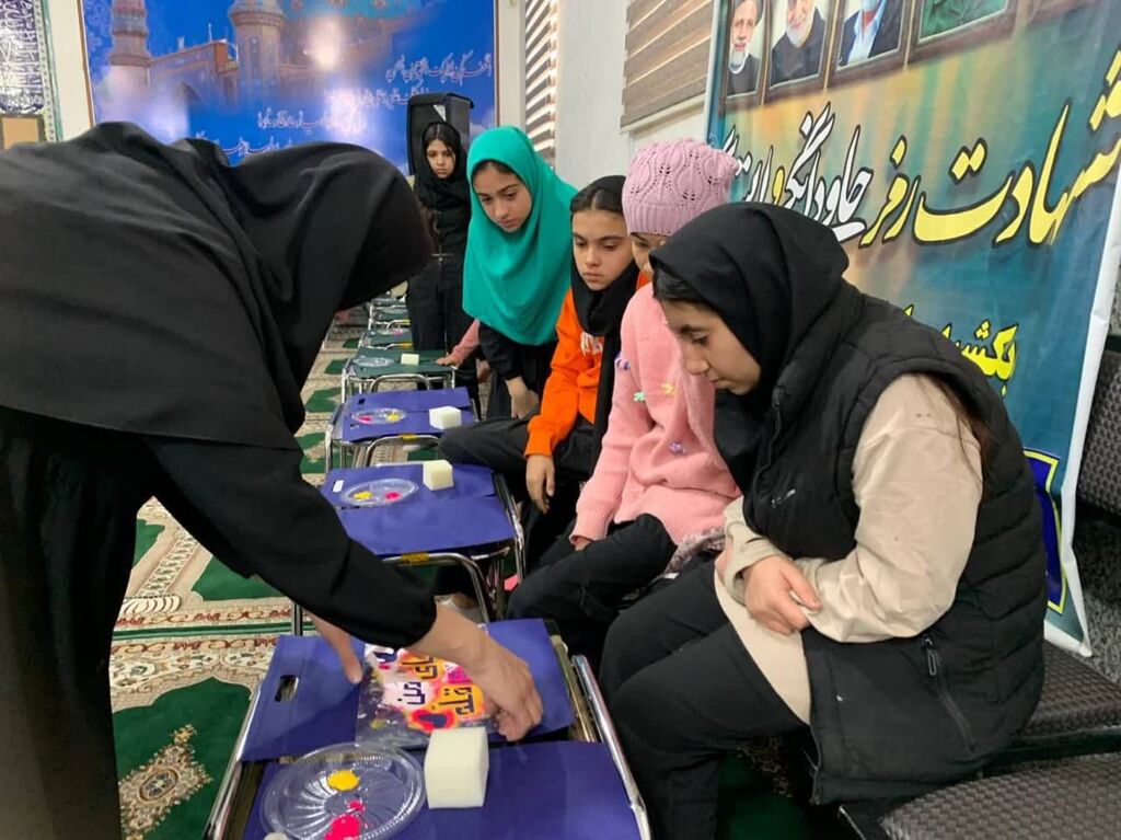 برپایی میز خدمت در مسجد فاطمه الزهرای دیزج سیاوش ارومیه