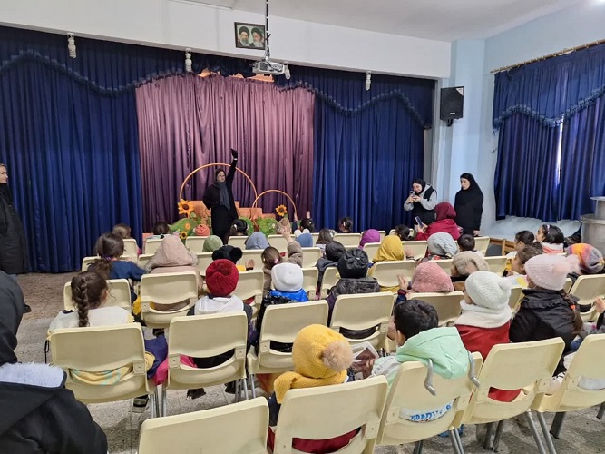 اجرای نمایش ماجراهای راه راهی" در کانون ۱۳ اصفهان