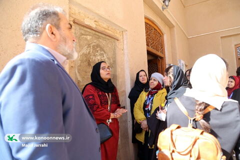 تور یزدگردی میهمانان ایرانی و خارجی جشنواره بینالمللی قصهگویی