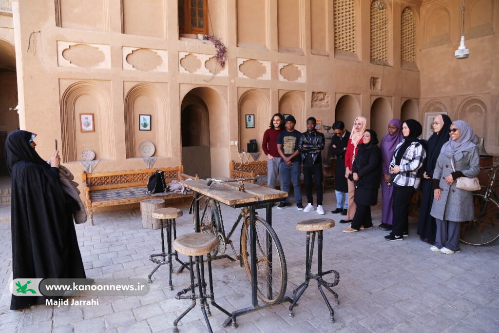 تور یزدگردی میهمانان ایرانی و خارجی جشنواره بینالمللی قصهگویی قصهگویان جشنواره بینالمللی، بهدنبال کشف رازهای تاریخی یزد