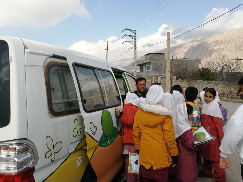 فرصت آشنایی کودکان با دنیای کتاب‌وهنر